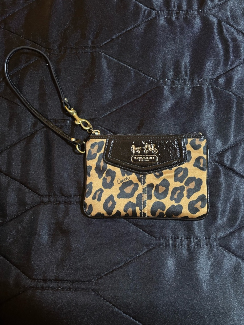 Coach leopard print wristlet - Picture 2 of 7